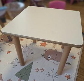 Tavolo bambini Borgione 65x65 legno; qualità asilo
