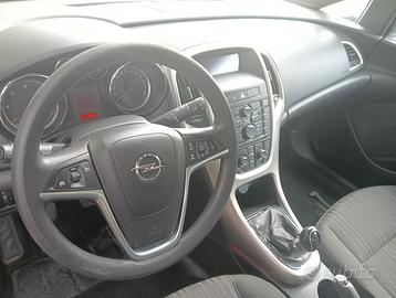 Opel Astra 2011 1.7