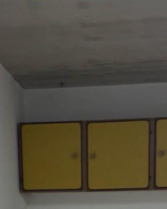 Pensile da cucina/ ripostiglio