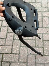 TELAIETTO e SUPPORTO GIVI bauletto