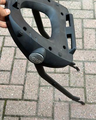 TELAIETTO e SUPPORTO GIVI bauletto