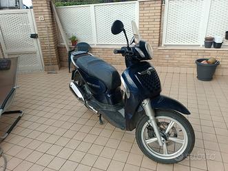 Scarabeo 200 ie Vendita in Moto e scooter