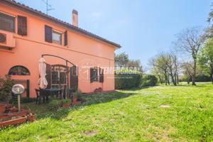 Appartamento su più livelli immerso nel verde