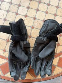 Guanti moto held