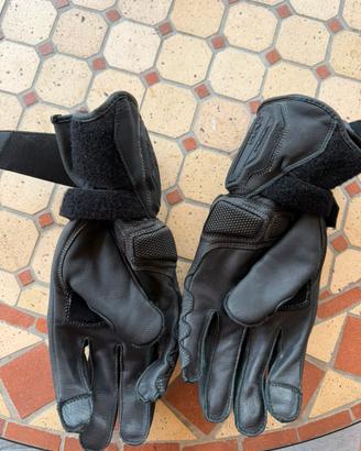 Guanti moto held
