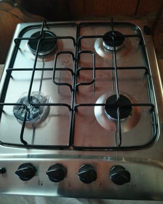 piano cottura a quattro fuochi marca indesit