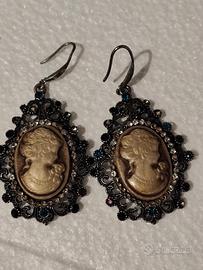 coppia di orecchini vintage con Cameo 
