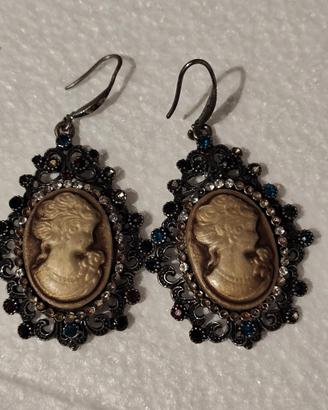 coppia di orecchini vintage con Cameo 