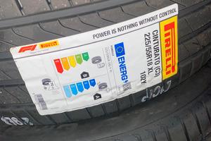 pneumatici / gomme auto e moto