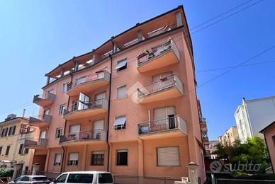 4 LOCALI A ANCONA
