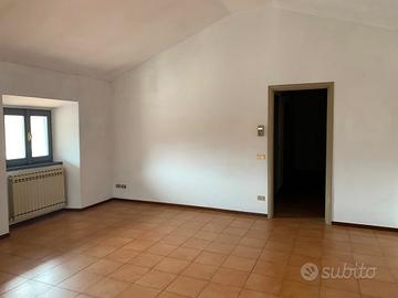 Quadrilocale con ampia cantina e box