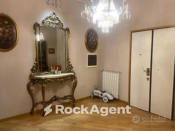 QUADRIOCALE CON TERRAZZO PIAZZA ARMELLINI