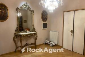 QUADRIOCALE CON TERRAZZO PIAZZA ARMELLINI