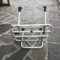 Portapacchi frontale per vespa