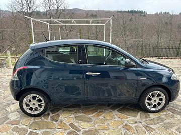Lancia ypsilon 1.3 mjt 95 cv gold