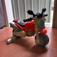 moto giocattolo