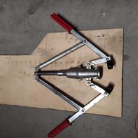 macchinetta tappa bottiglie.