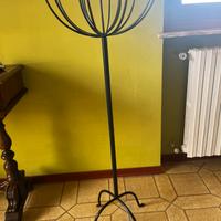 Candelabro da terra in metallo