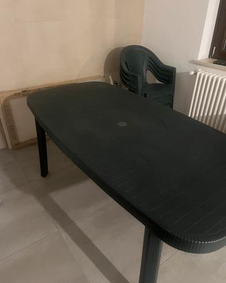Tavolo da giardino in resina con 4 sedie