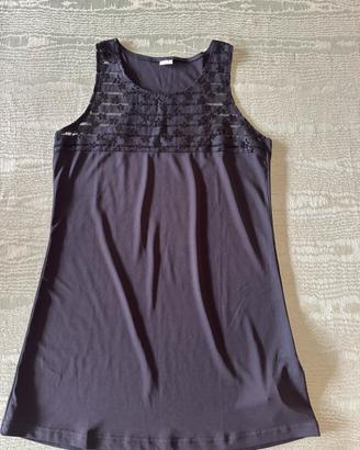 Top nero senza maniche con inserto in pizzo