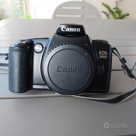 CANON EOS 3000 N - Film Camera con obiettivo zoom 