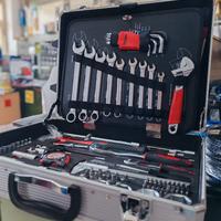 VALIGETTA-TROLLEY CON 159 UTENSILI