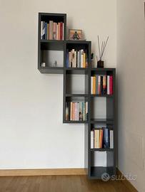Libreria sospesa