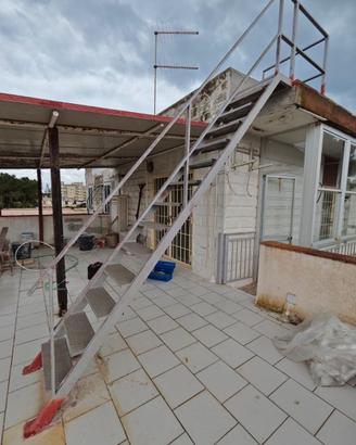 Scala da esterno in Ferro Zincato con Corrimano