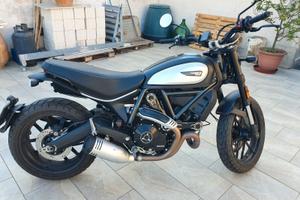 DUCATI ICNO DARK 800