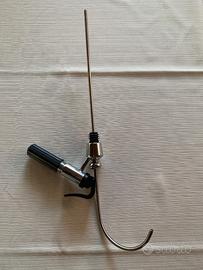 Spillatore bicchiere di  vino