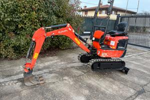 E282 - Escavatore Kubota K008 Carro allargabile
