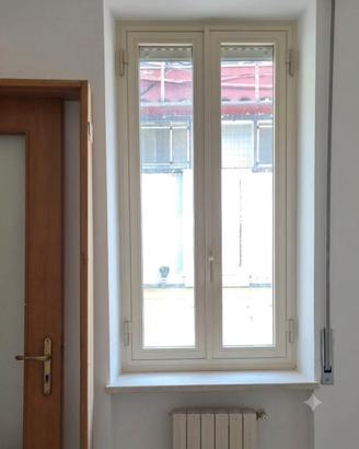 finestra in alluminio bronzo