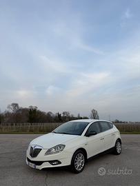 Lancia Delta 1.6 MJT DPF 105 CV Silver