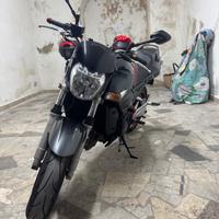 Suzuki gsr 600   yoshimura. Prezzo trattabile