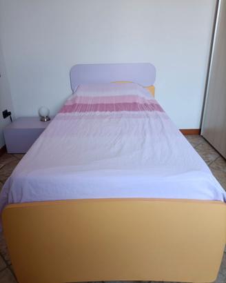 Letto e comodino