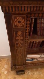 Bella libreria intarsiata