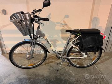 Bici elettrica (city bile a pedalata assistita)