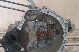 Cambio Toyota Yaris 1.0 B 5M anno 2013