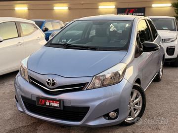 Toyota Yaris 1.4 D-4D 90CV NAVI AUTOMATICA