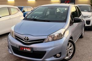 Toyota Yaris 1.4 D-4D 90CV NAVI AUTOMATICA