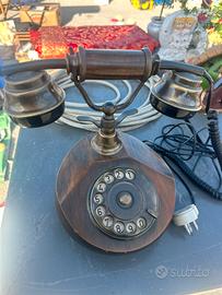 Telefono antico da tavolo
