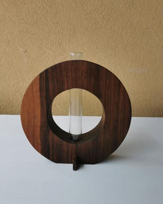 Vaso monofiore in legno fatto a mano