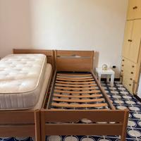Due strutture letto singolo in legno