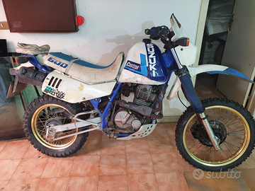Suzuki DR 600 vari ricambi