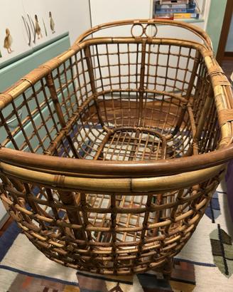 Culla vintage artiginale con ruote