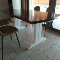 Tavolo in legno massello