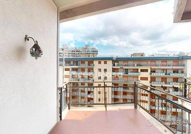 5 Vani con Terrazzino Zona Uditore/Motel Agip