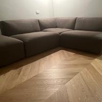 DIVANO VERZELLONI CON POUF