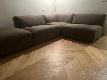 DIVANO VERZELLONI CON POUF