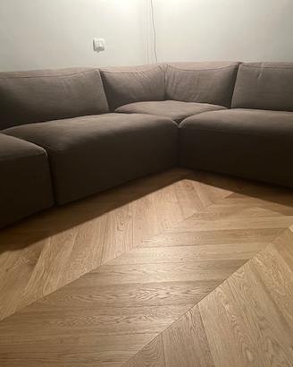 DIVANO VERZELLONI CON POUF
